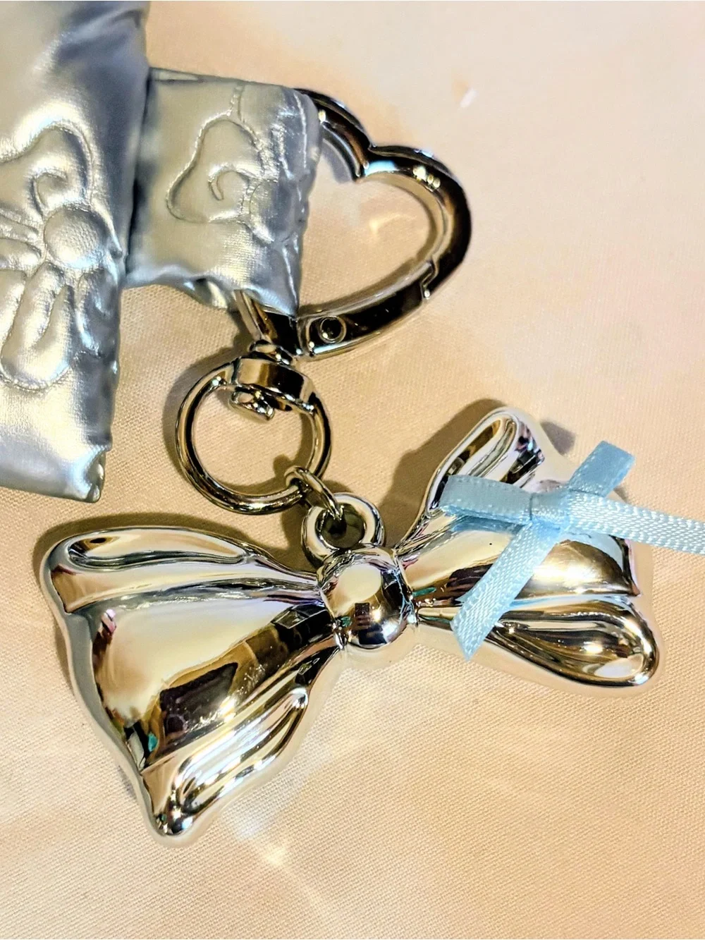 Plush Silver Snap Closure Pouch & Silver Bow Charm - nwot
